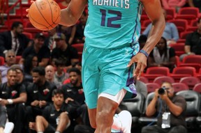 爱游戏中国-赛前体能课后；夏洛特黄蜂止住颓势备战CBA常规赛；悬念犹存；轮换策略成焦点的简单介绍